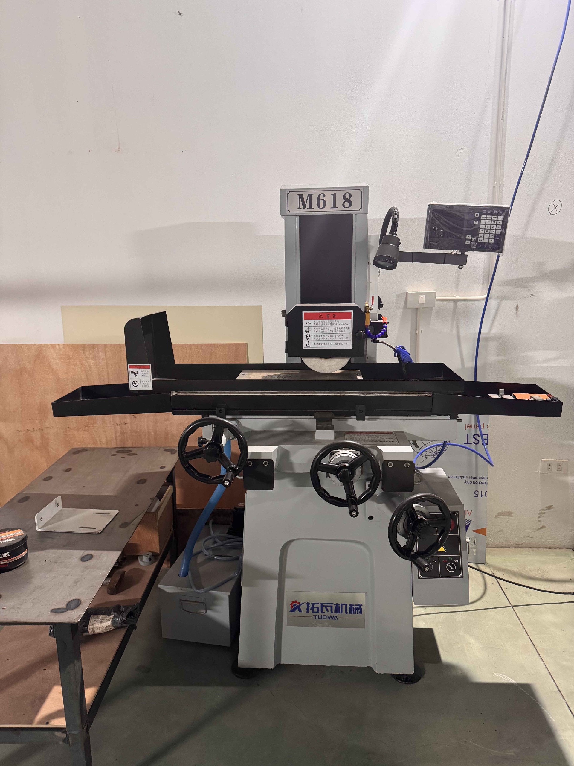 Máy mài phẳng bề mặt khuôn kim loại