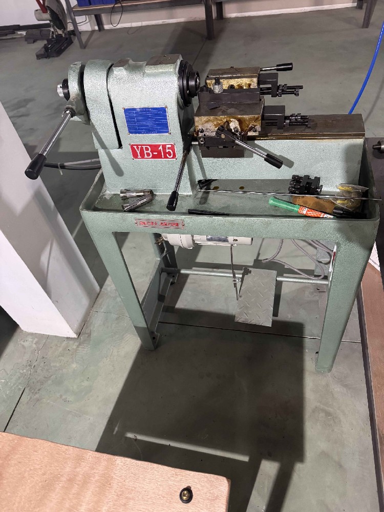 Máy tiện bàn chính xác tốc độ cao